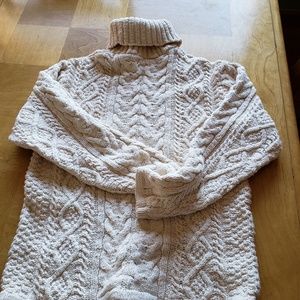 SOLD Beautiful womens sweater